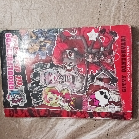 Monster High Ghoulfriends 'til the End Book Four - Picture 1 of 1